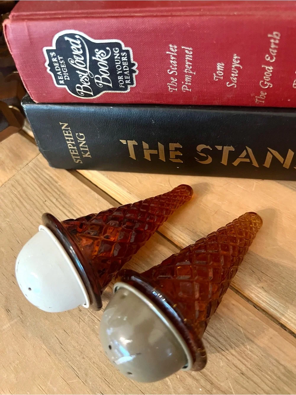 Vintage 1940s 50s Amber Glass ICE CREAM CONE Parlor Salt & Pepper Shakers Set